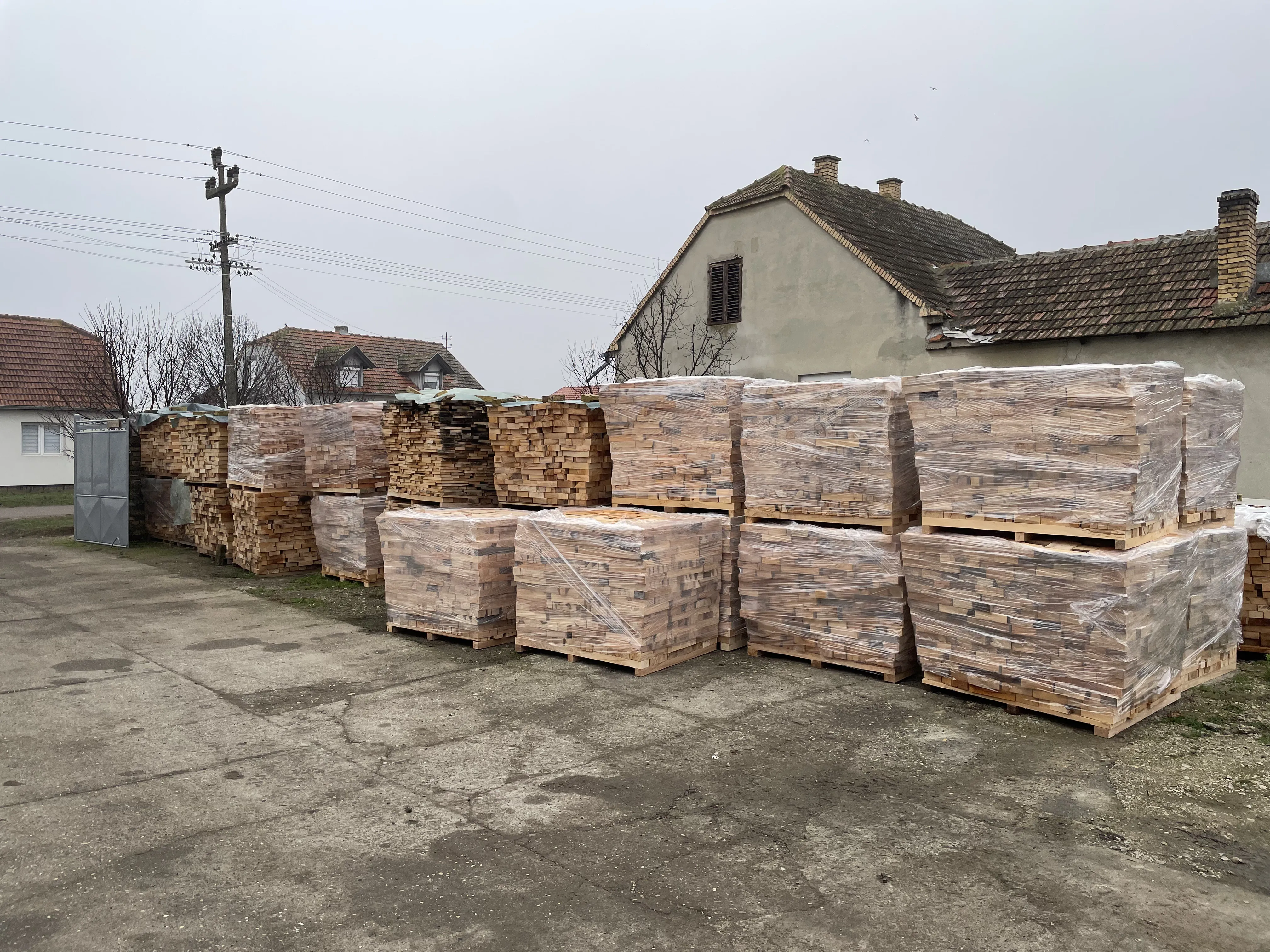 Pilansko otpadno drvo — pogled 2